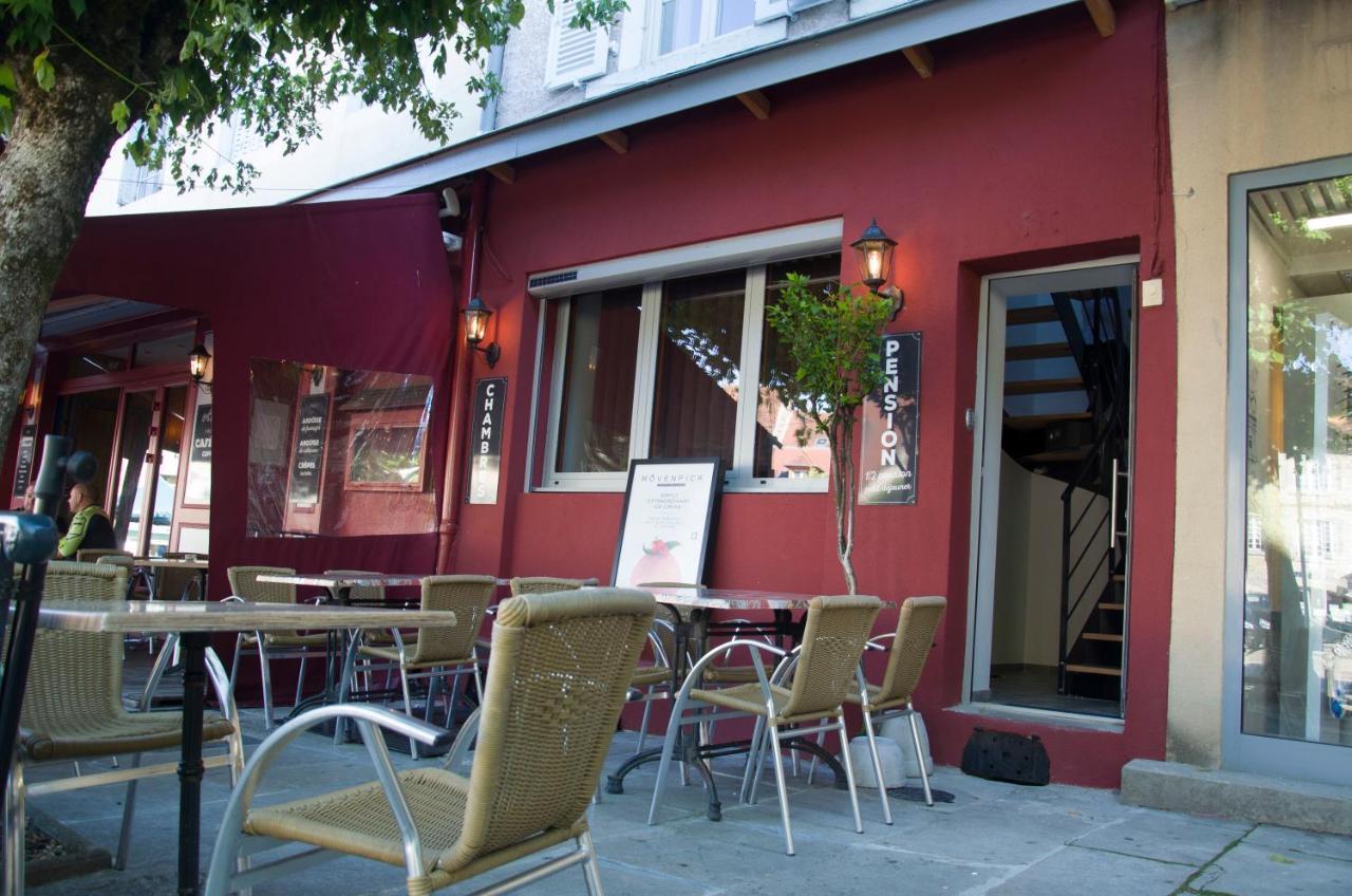 Aux Platanes Hotel *